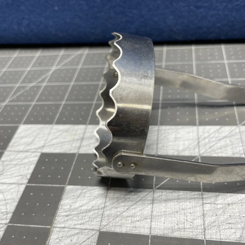 Biscuit Cutter Serrated‎ Edge Chopper Lot Of 2 Kwik-Kut MFG Co Mohawk NY